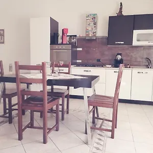 Deluxe House Of Loto's Apartment Fiumicino